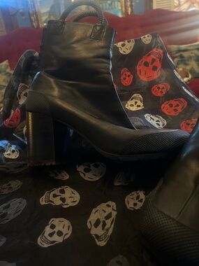 Random Identities Italian Brand Leather Ankle Boot, rear zipper, block heel.